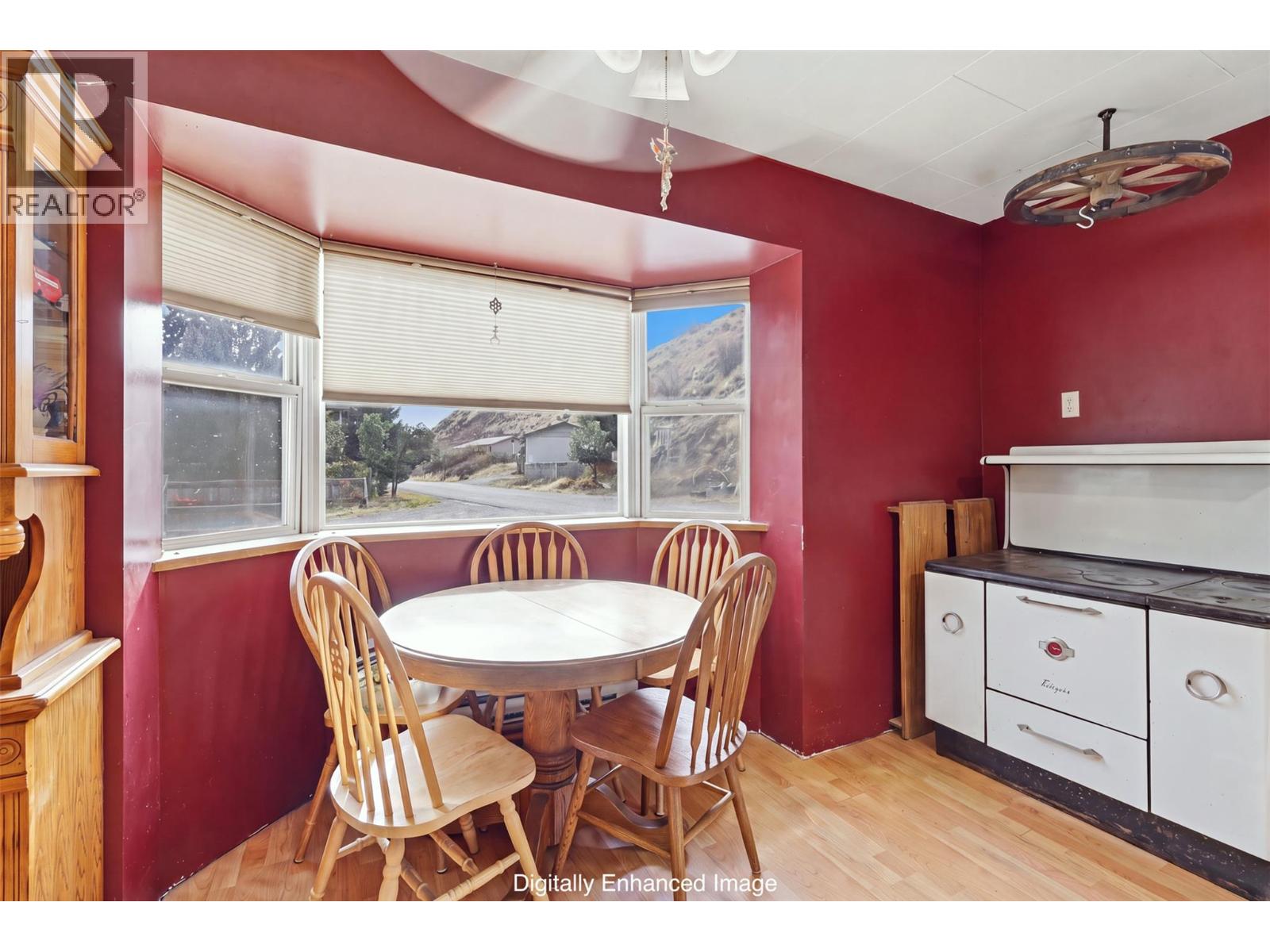 894 MAYNE Road - 11