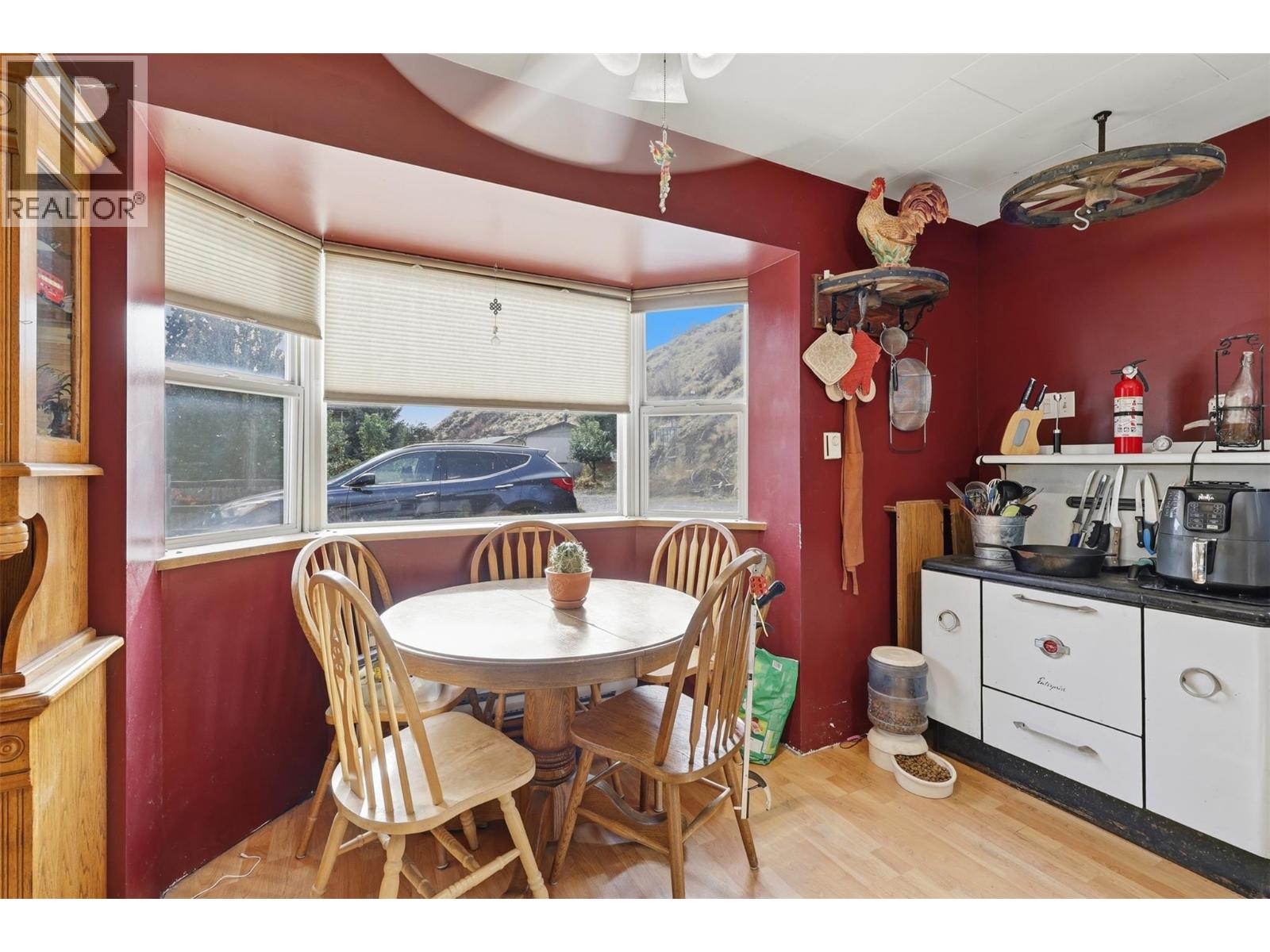 894 MAYNE Road - 12