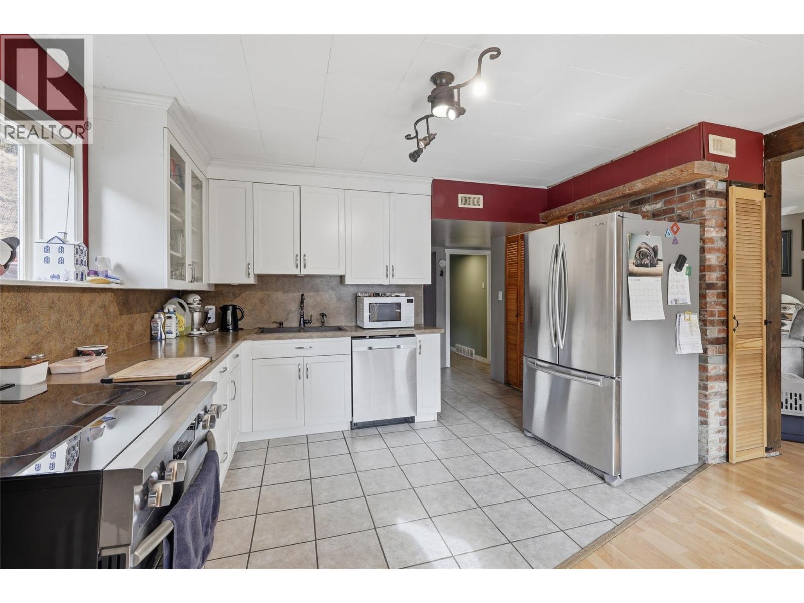894 MAYNE Road - 17
