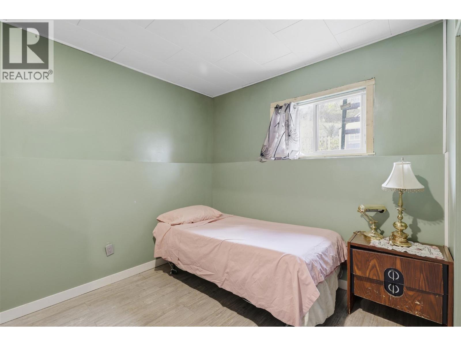 894 MAYNE Road - 27