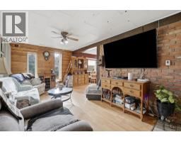 Living room - 894 Mayne Road, Kamloops, BC V2B6H3 Photo 10