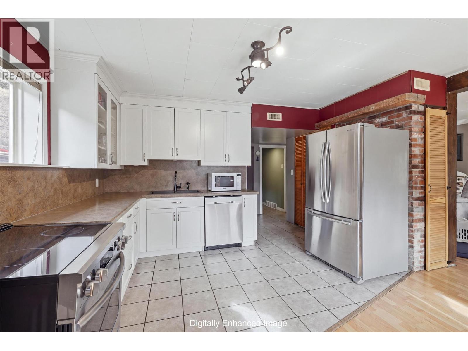 894 MAYNE Road - 19