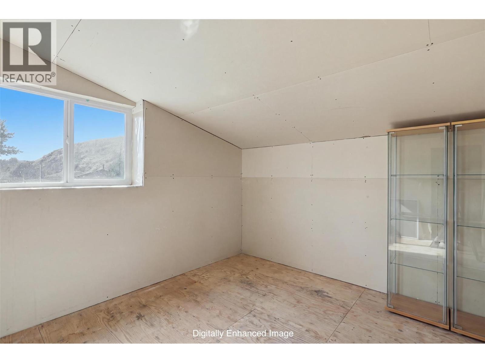 894 MAYNE Road - 35