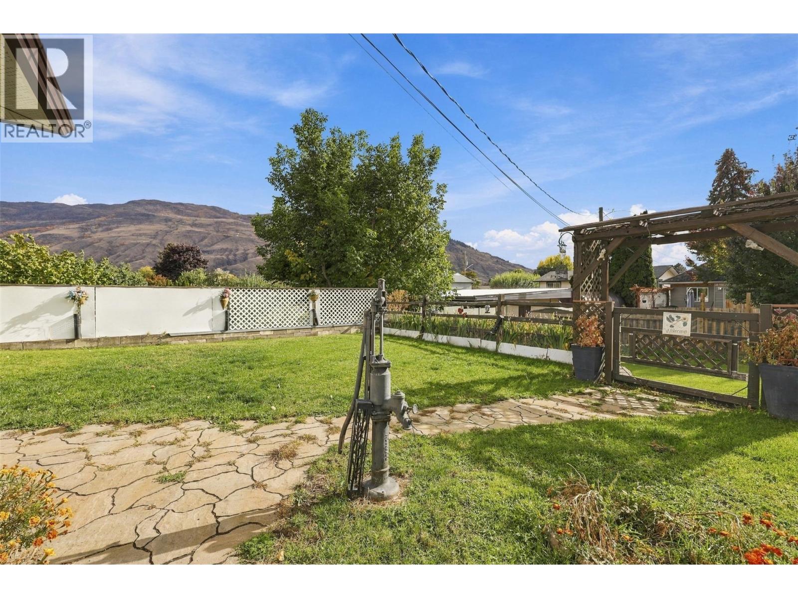 894 MAYNE Road - 52