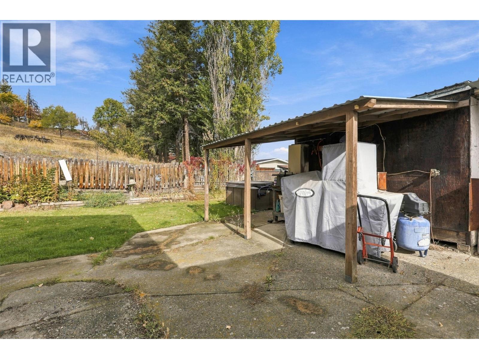 894 MAYNE Road - 43