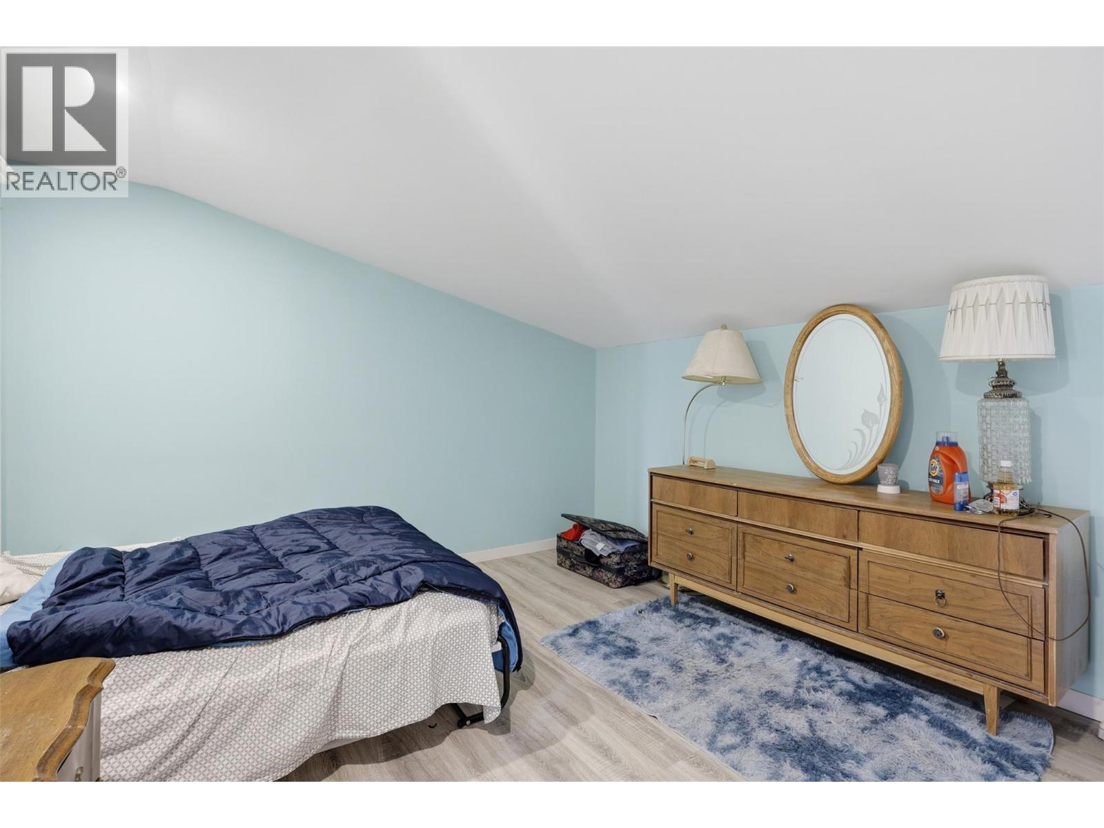 894 MAYNE Road - 38