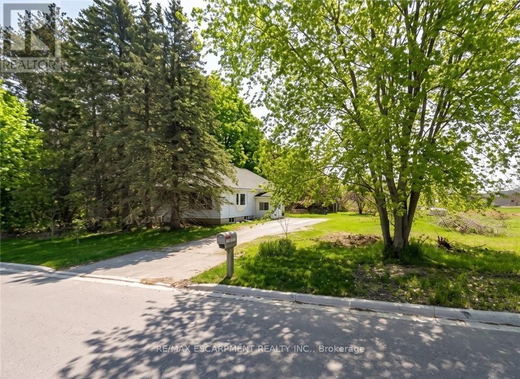 206 Charles Street, Norfolk, ON photo 1