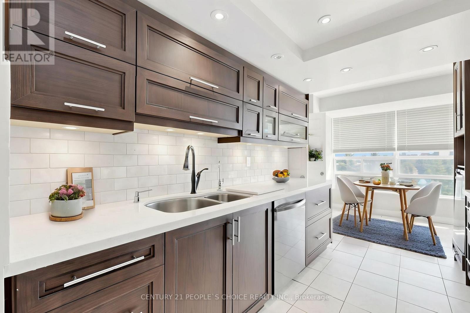 7805 Bayview Avenue — photo 11
