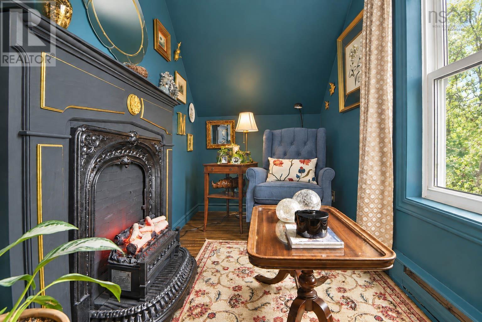 Property 20 of 31 of 10 Oak Street