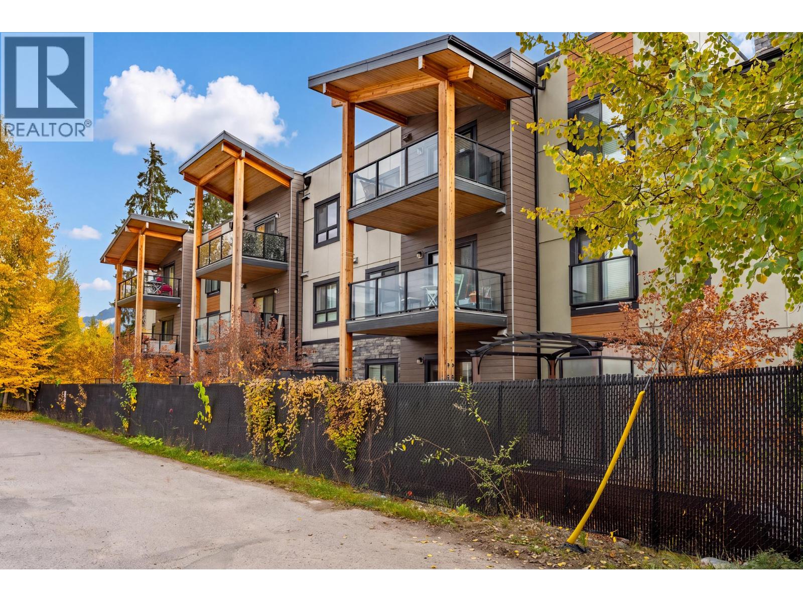 #1205 410 5TH Avenue S - 3