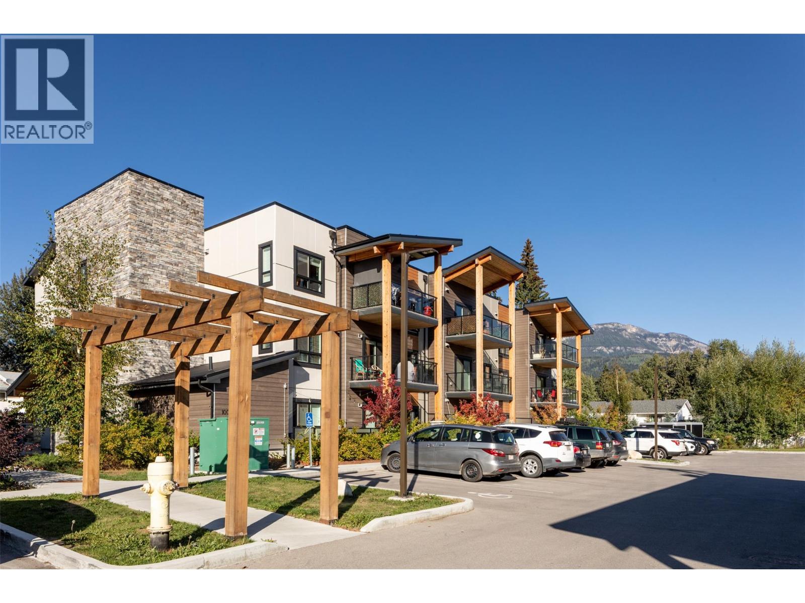 #1205 410 5TH Avenue S - 44