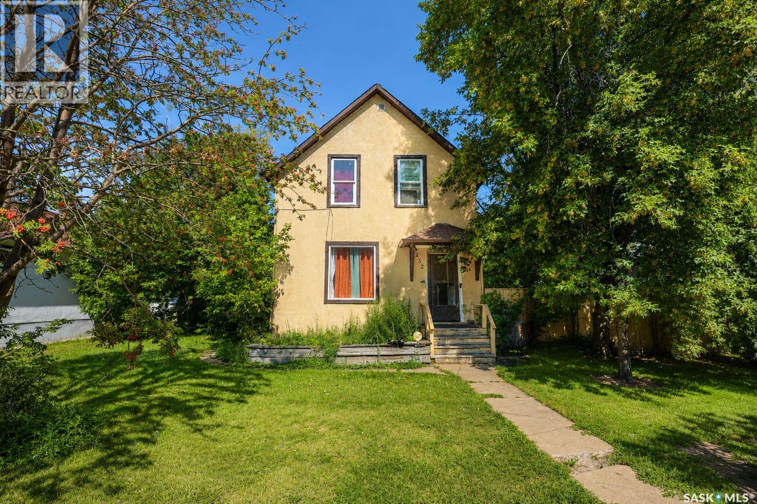 232 10th STREET E - 1