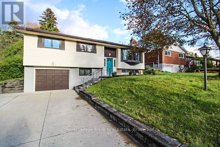 62 Springbrook Drive, Peterborough, ON photo 2