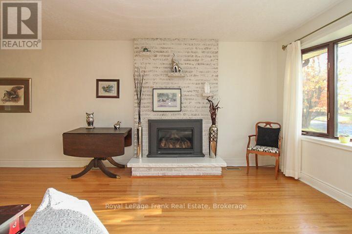 62 Springbrook Drive, Peterborough, ON photo 7