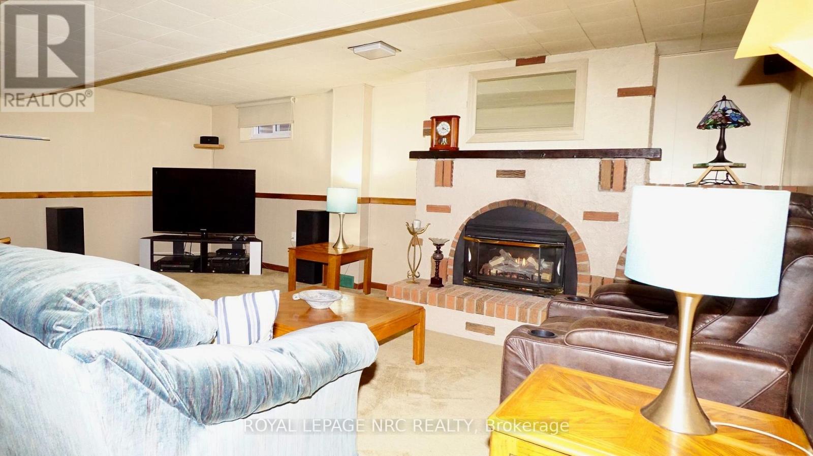 7030 Whitman Avenue — photo 27
