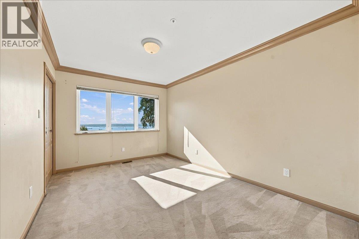 Photo of 2790 CHELSEA CLOSE 28