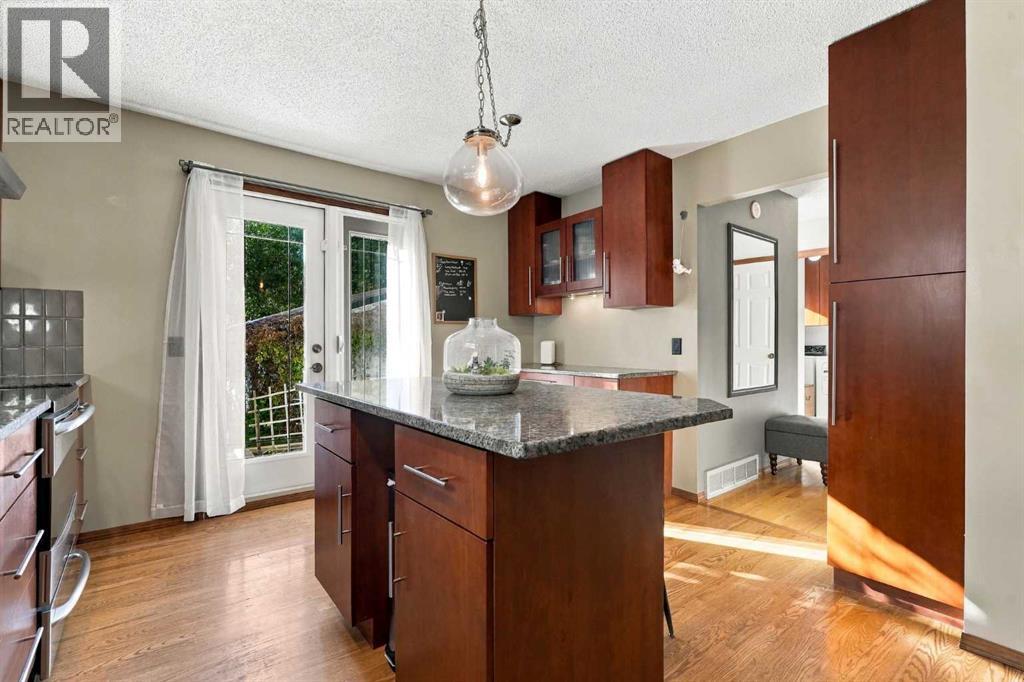 296 Woodbine Boulevard SW - photo 11