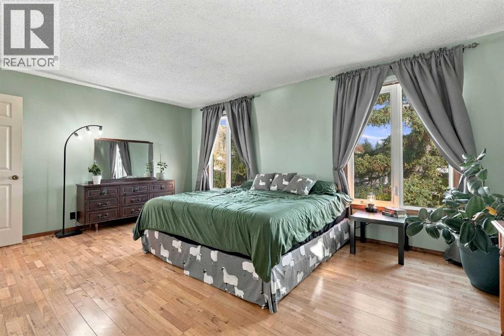 296 Woodbine Boulevard SW - photo 22
