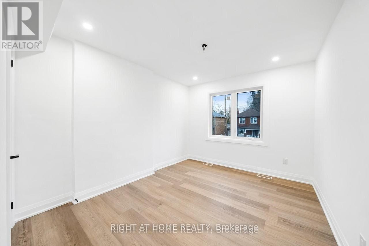 147 FORMAN AVENUE - 16