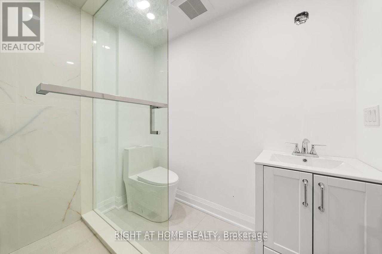 147 FORMAN AVENUE - 19