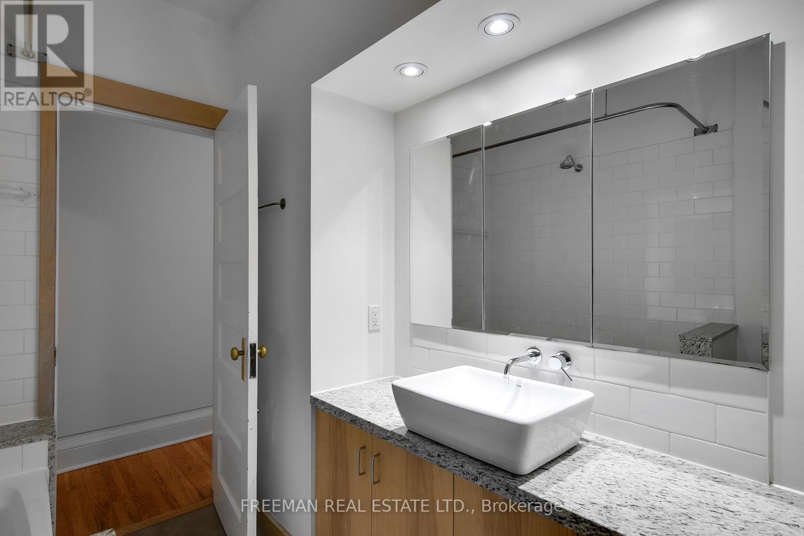 597 Palmerston Avenue — photo 28