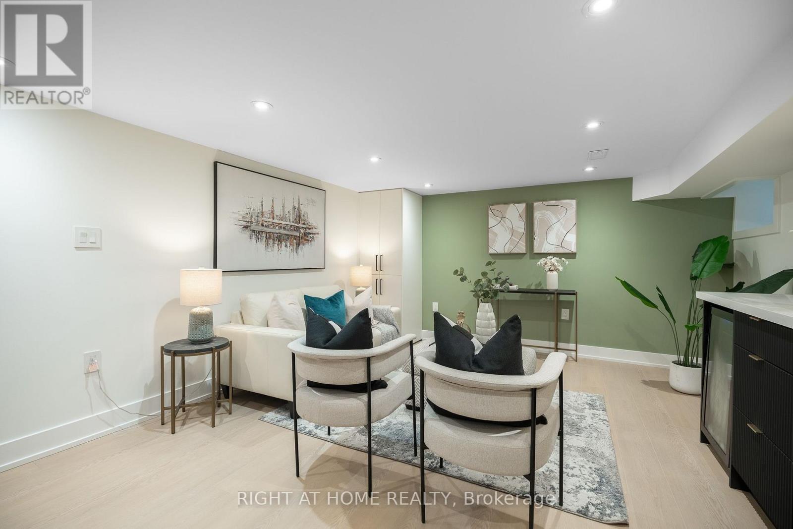 356 Woodfield Road — photo 31