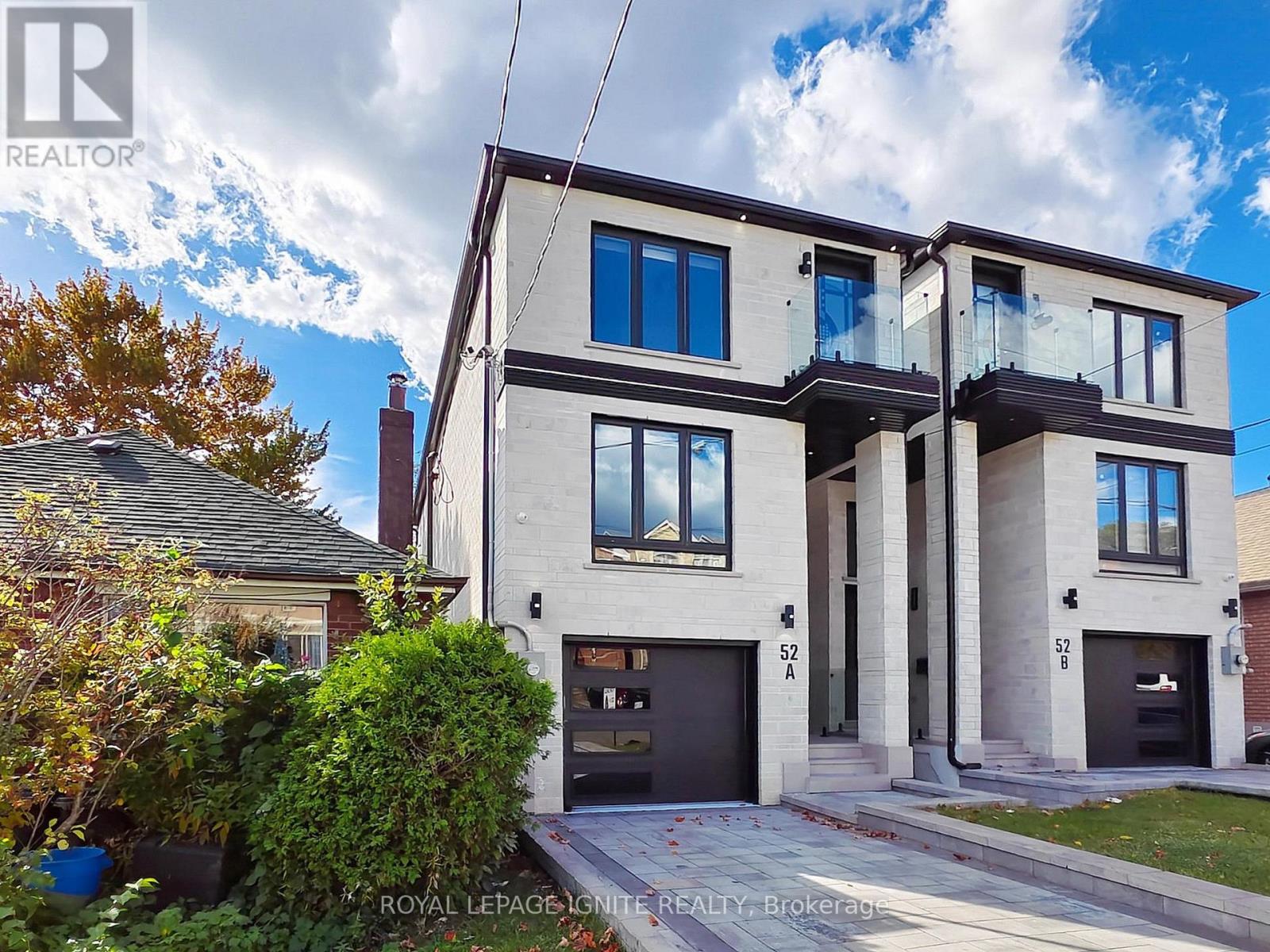 52A ROBINSON AVENUE, Toronto (Oakridge)