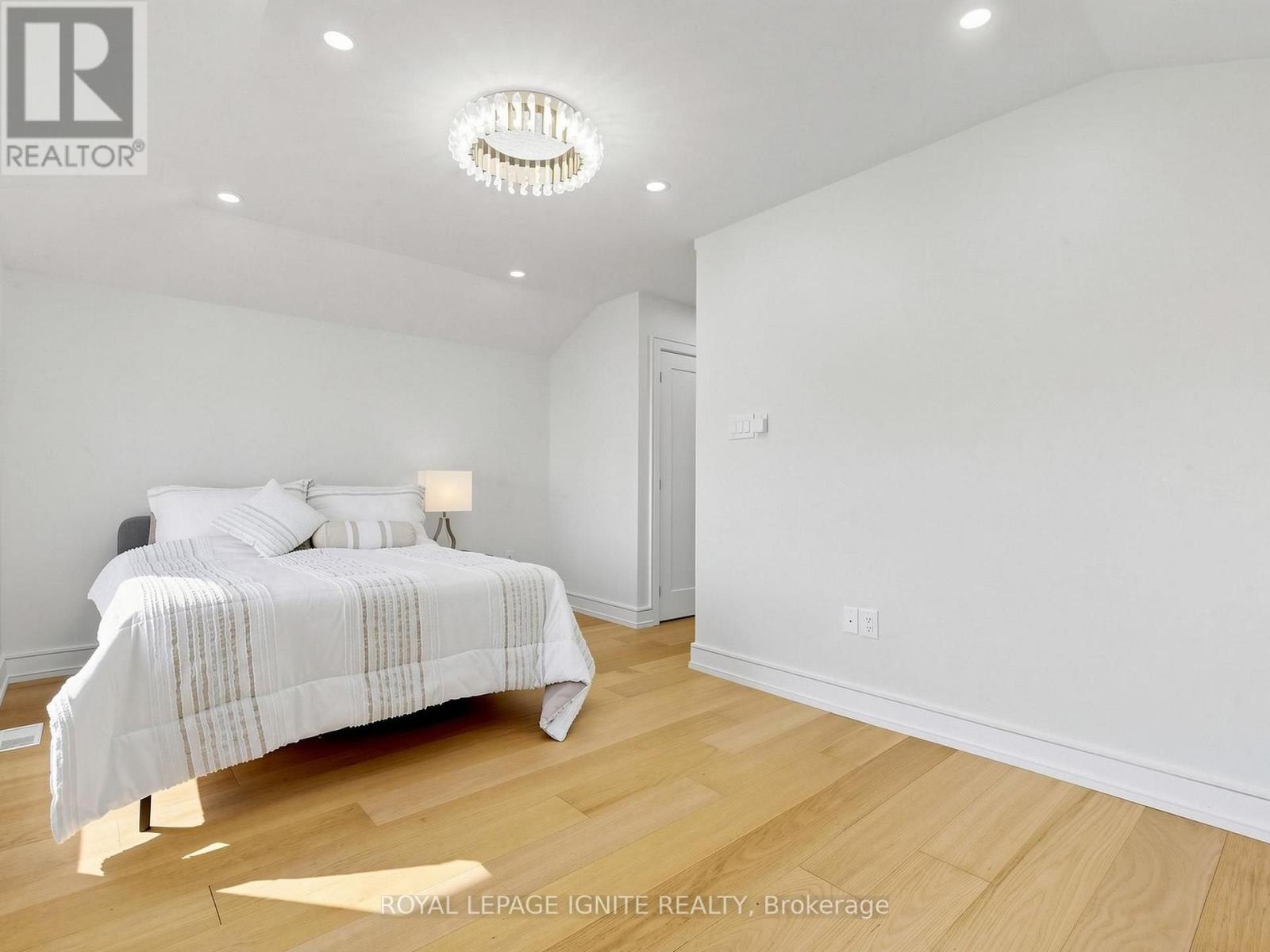 52a Robinson Avenue — photo 29