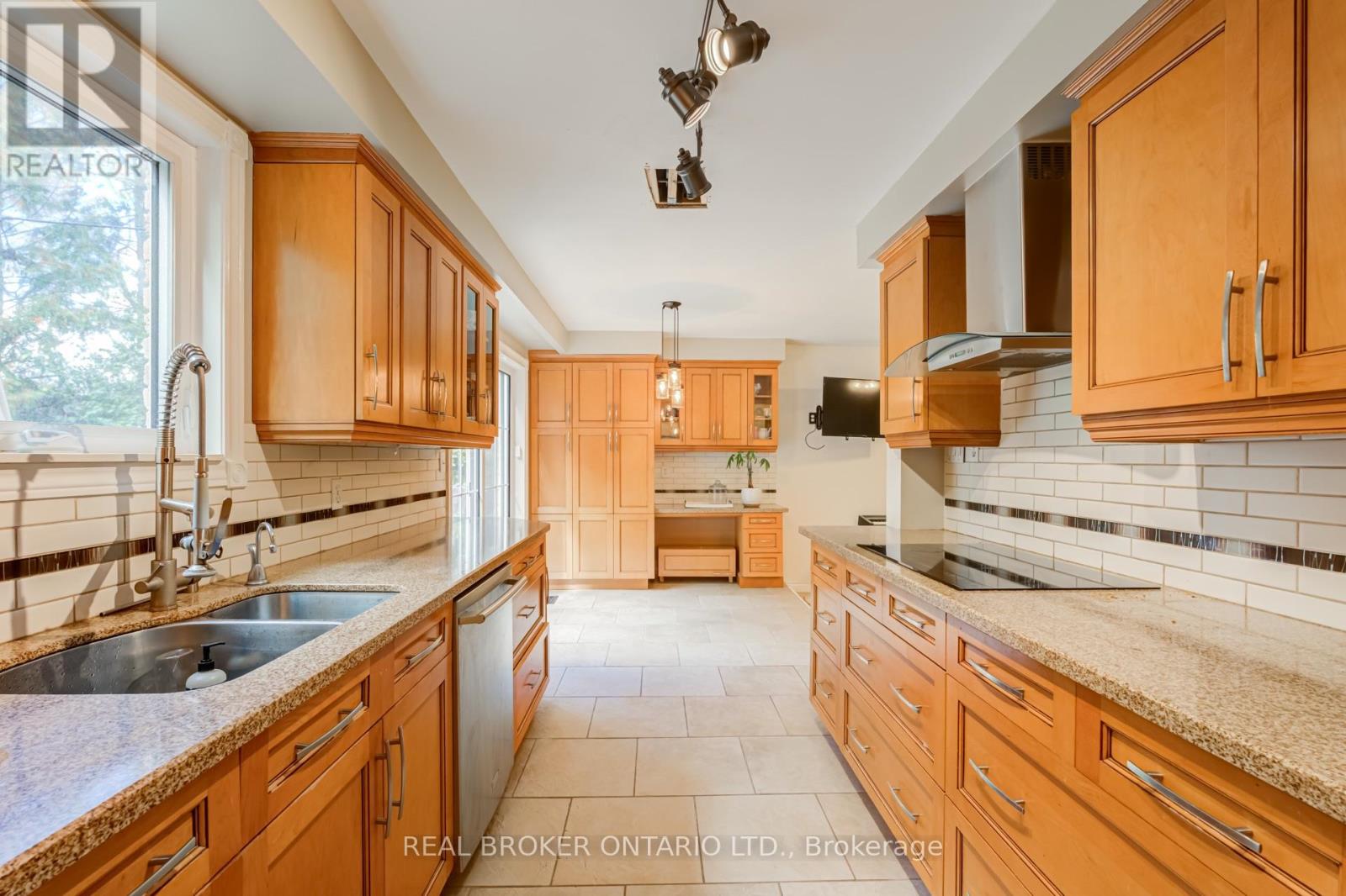 96 Rutledge Avenue — photo 21