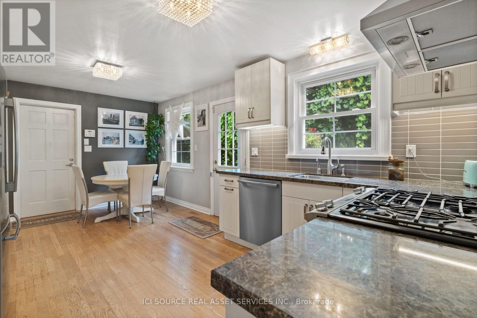 109 Highland Lane, Richmond Hill, ON photo 10