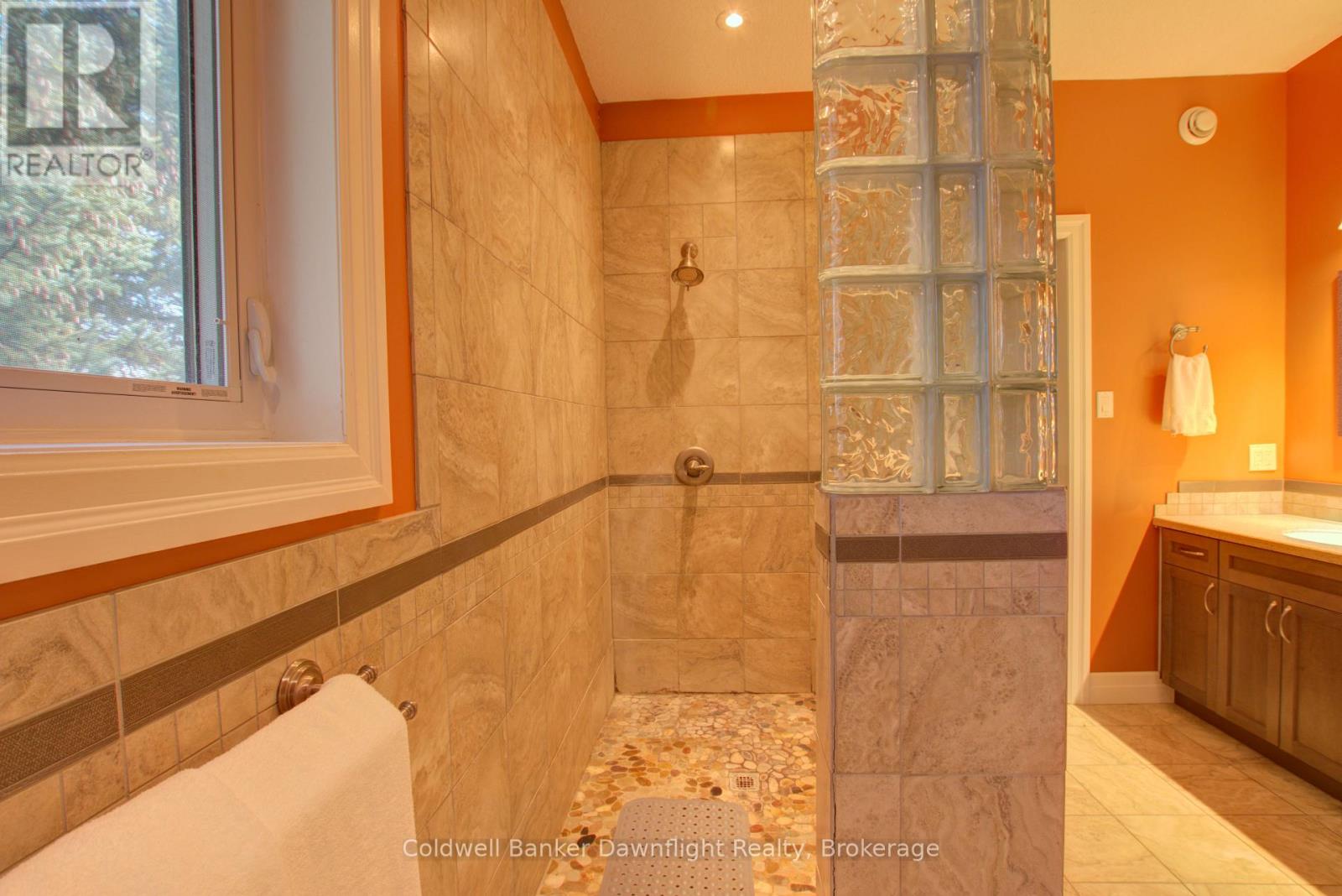 54 Lorne Avenue — photo 15