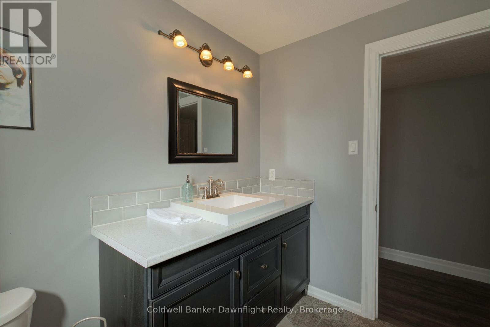 54 Lorne Avenue — photo 33