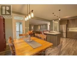 Kitchen - 54 Lorne Avenue, Bluewater, ON N0M1X0 Photo 8
