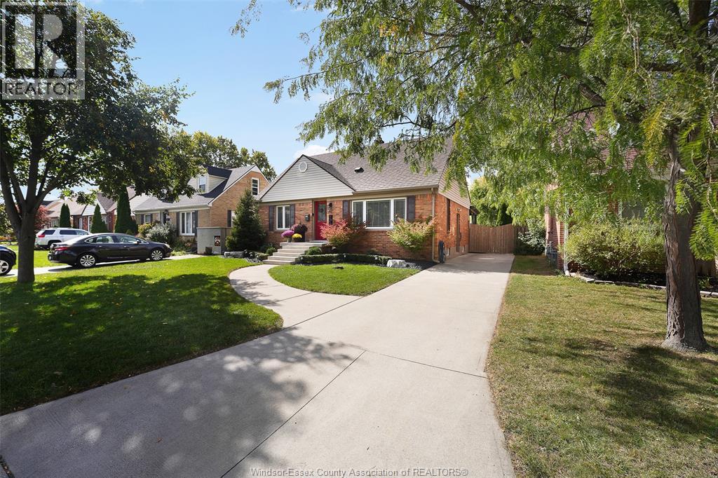 1245 Fairview BOULEVARD - 34