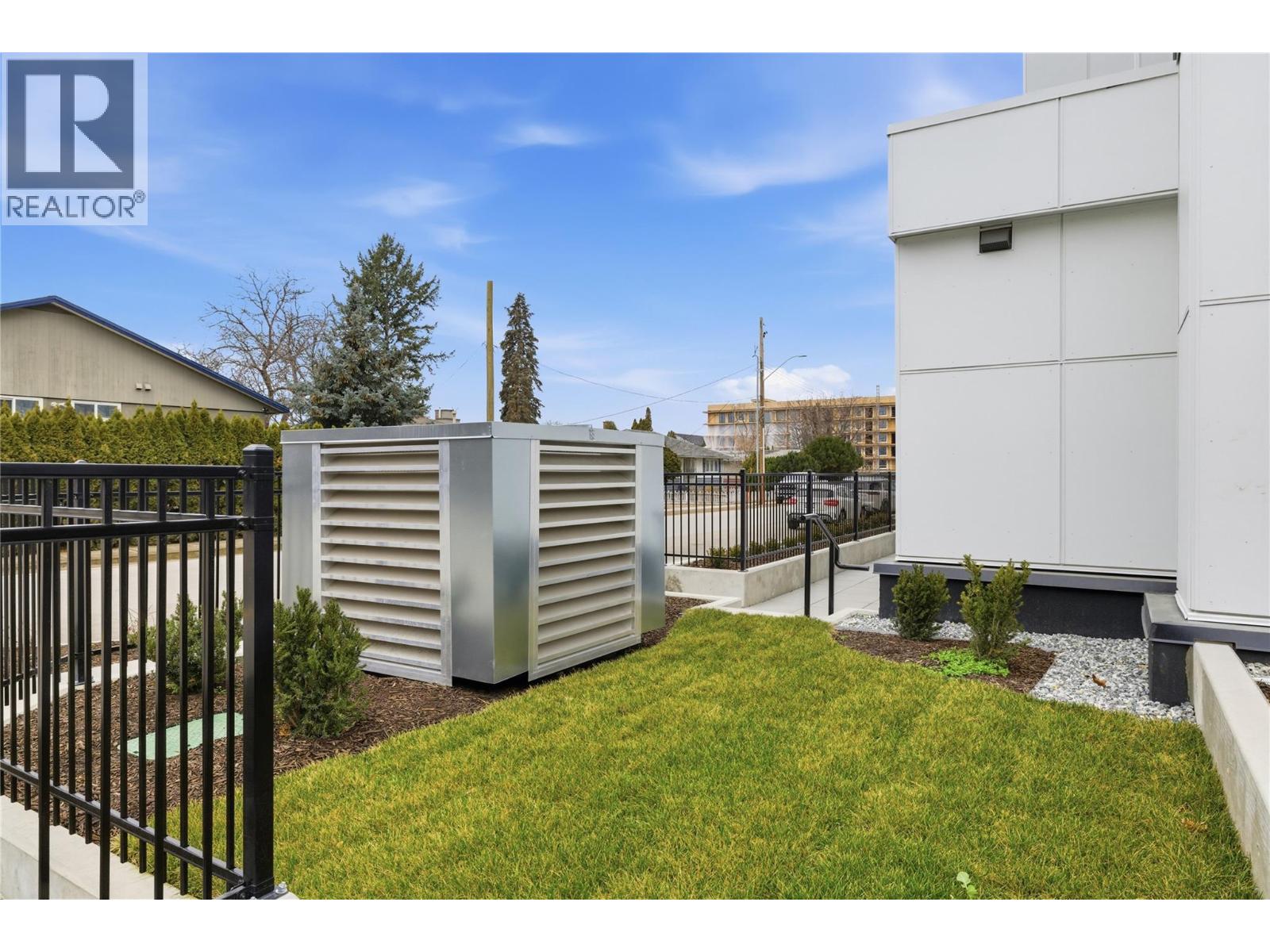 TH4 1390 Pridham Avenue, Kelowna