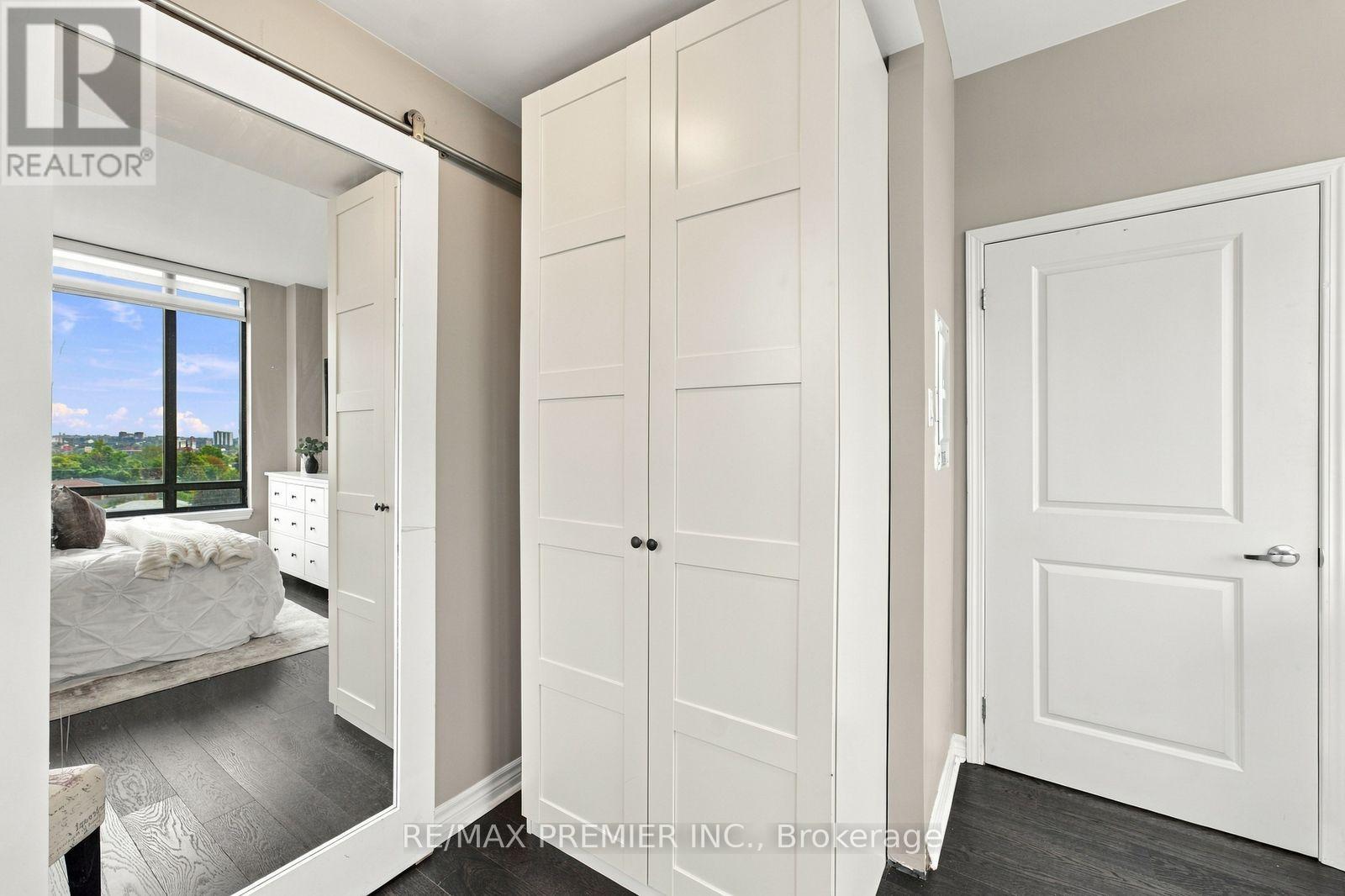#407 2522 KEELE STREET - 30