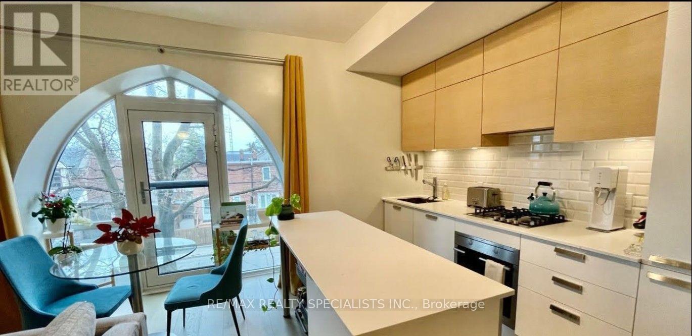 210- 243 Perth Avenue, Toronto, ON photo 2