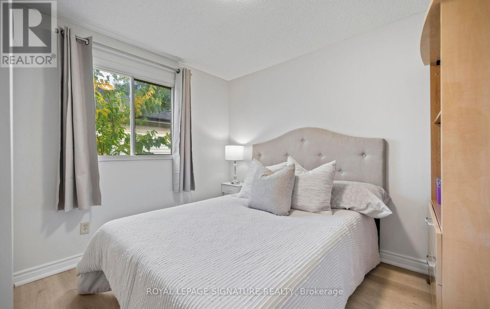 2092 HUNT CRESCENT - 29