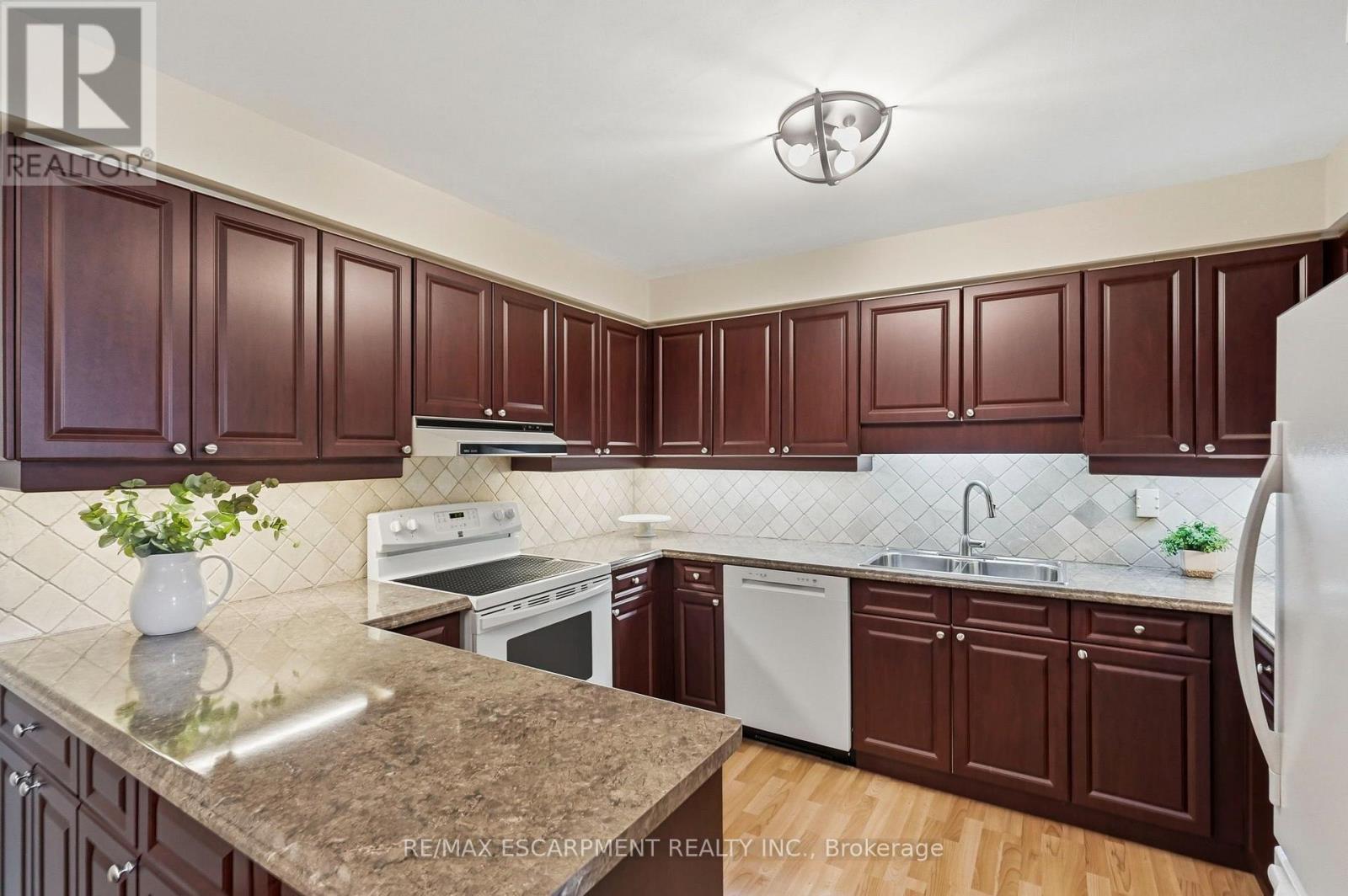 208 - 2199 SIXTH LINE, Oakville (RO River Oaks) — photo 11