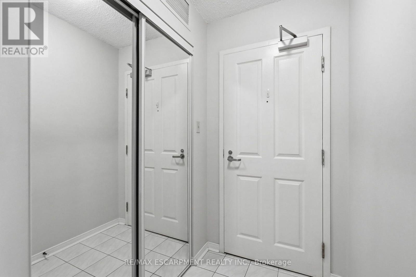 208 - 2199 SIXTH LINE, Oakville (RO River Oaks) — photo 3