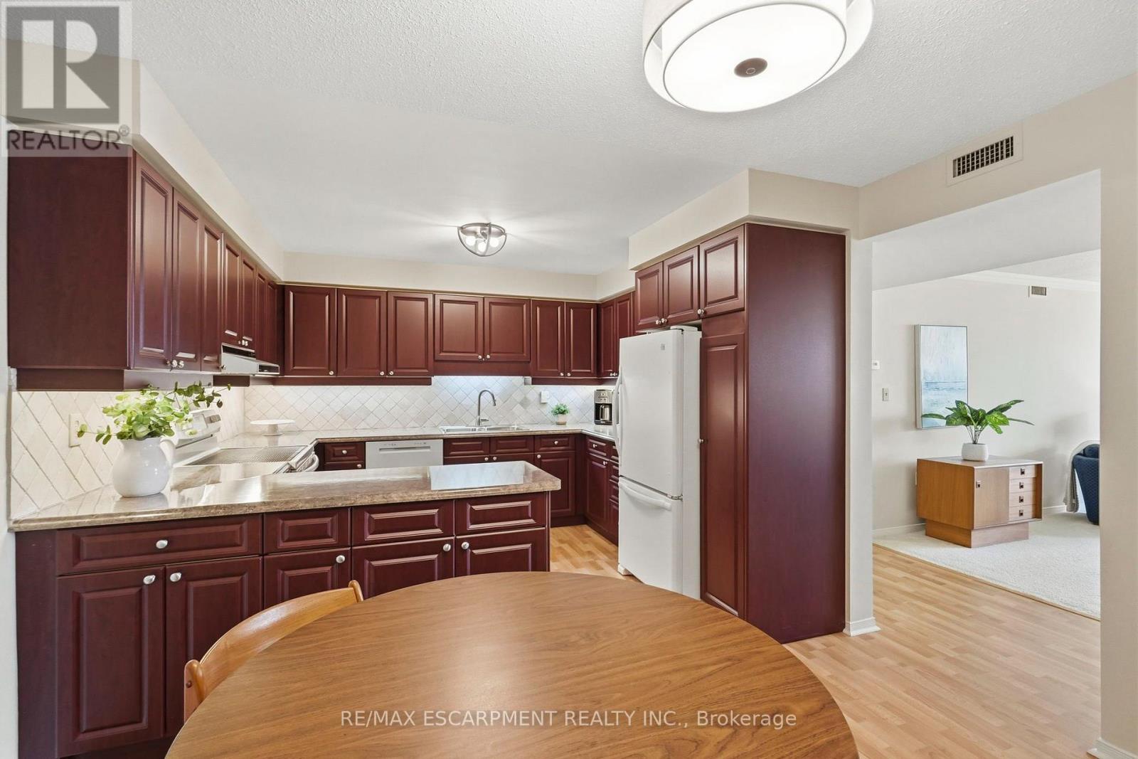 208 - 2199 SIXTH LINE, Oakville (RO River Oaks) — photo 9