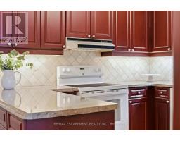 208 - 2199 Sixth Line, Oakville, ON L6H5V3 Photo 10