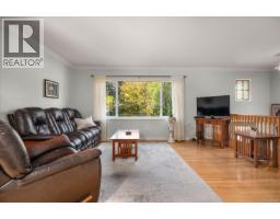 Sunroom - 2404 Glenayr Dr, Nanaimo, BC V9S3E7 Photo 8