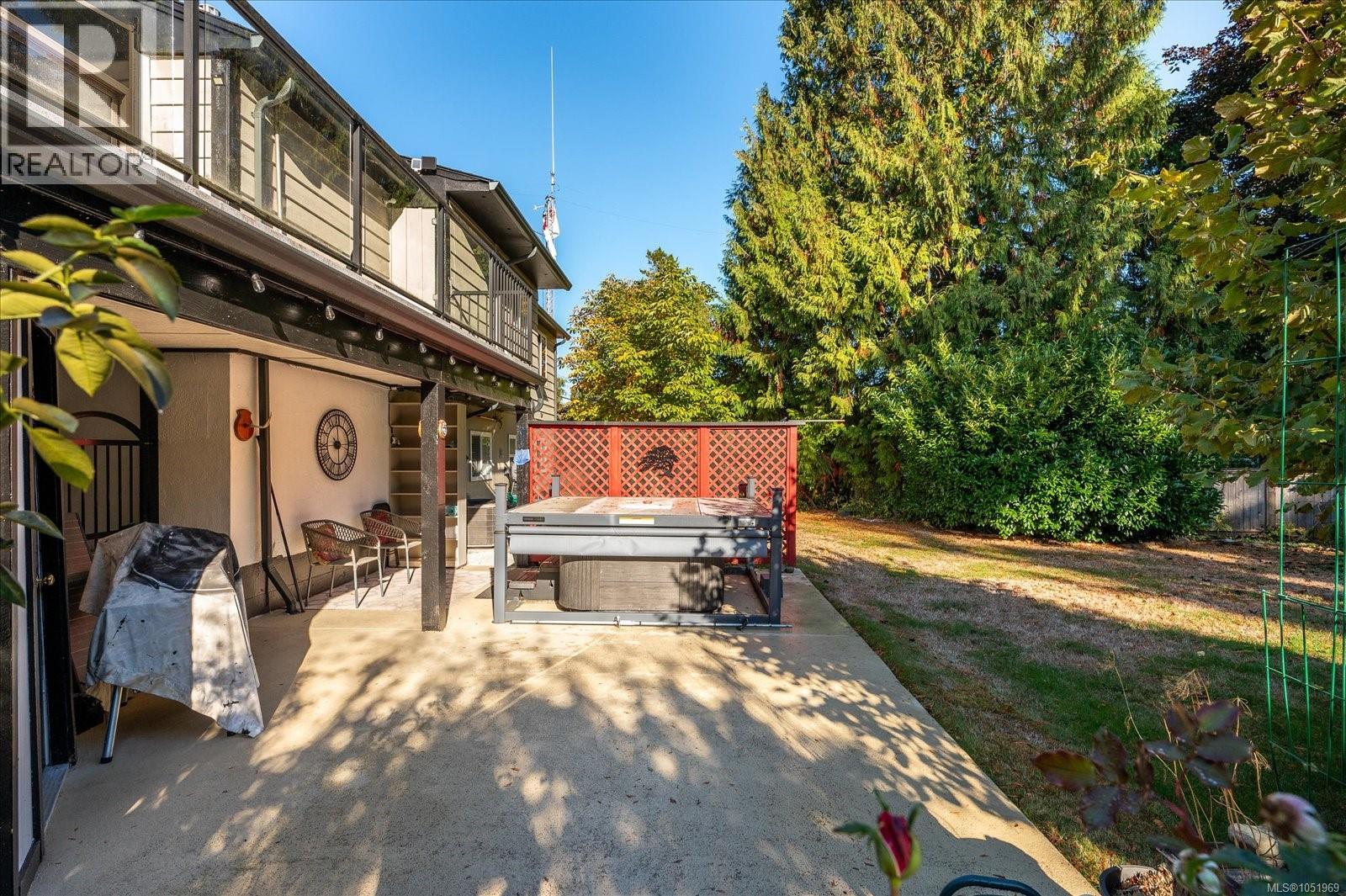 2404 Glenayr Dr - 45