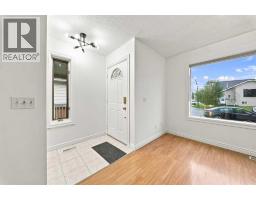 228 Taradale Close NE - photo 3