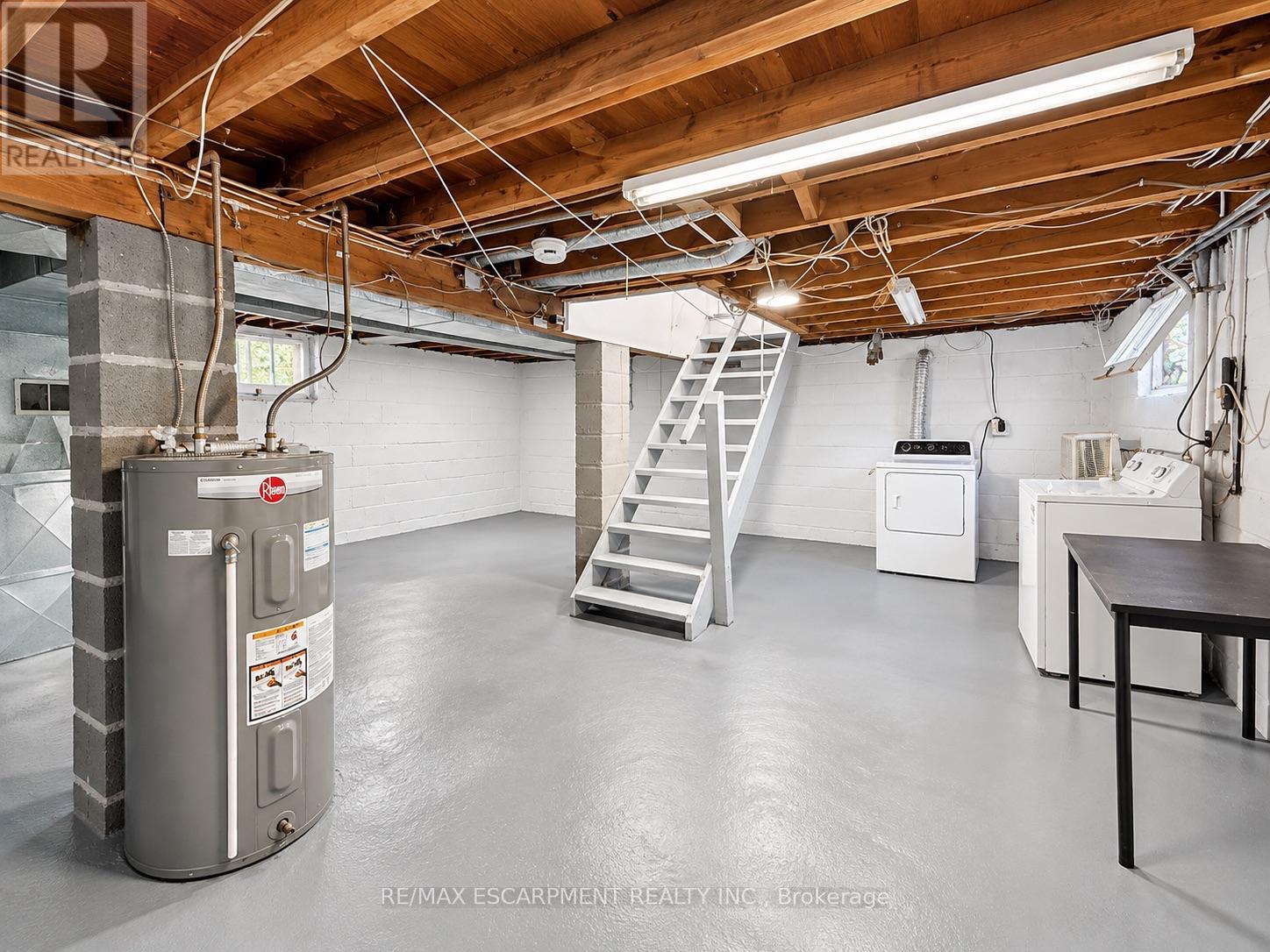 501 Upper Wellington Street — photo 13