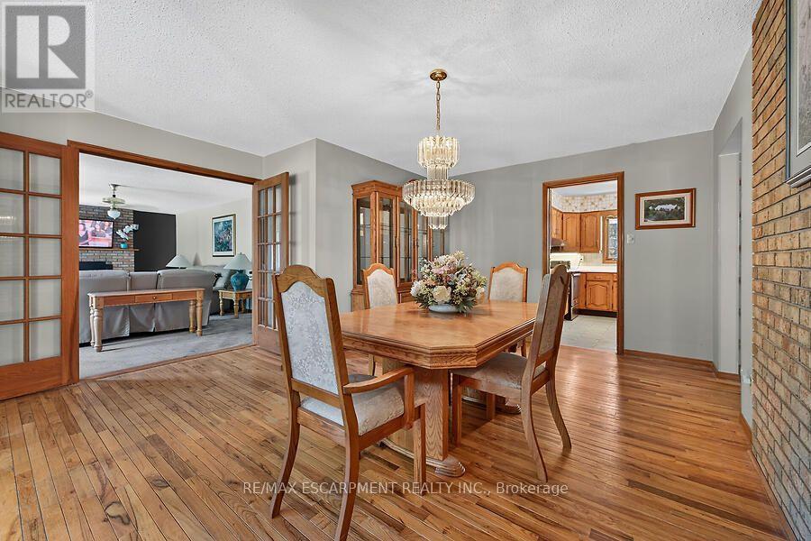 2 KARENDALE CRESCENT - 20