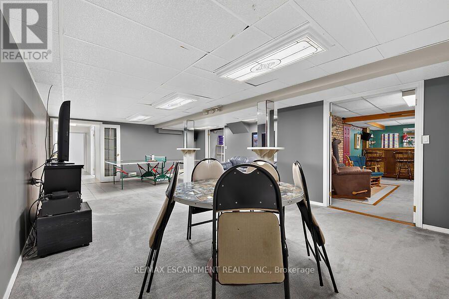 2 KARENDALE CRESCENT - 30