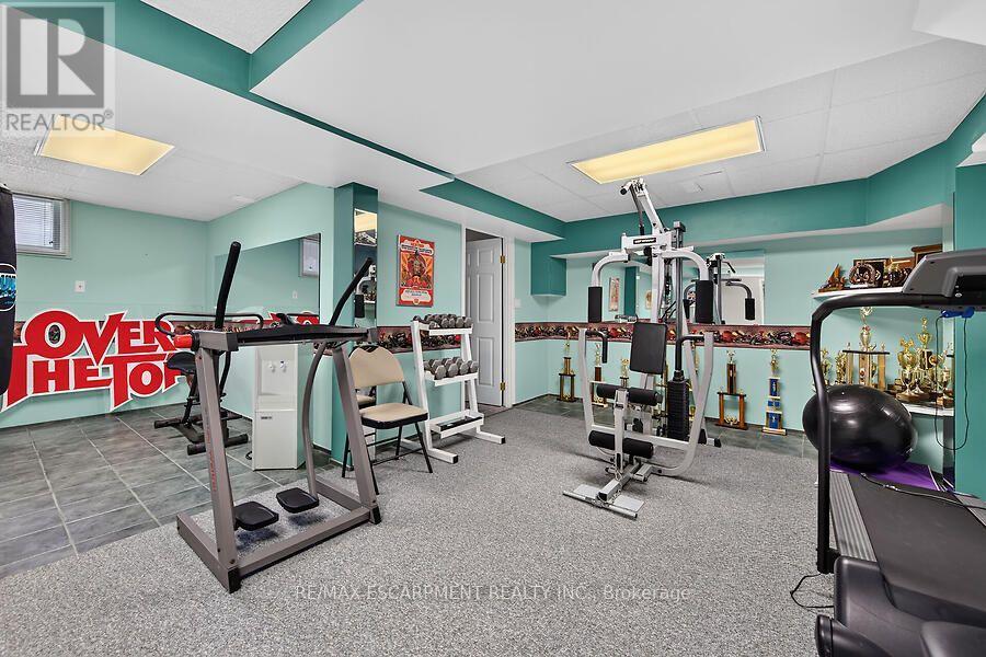 2 Karendale Crescent — photo 35
