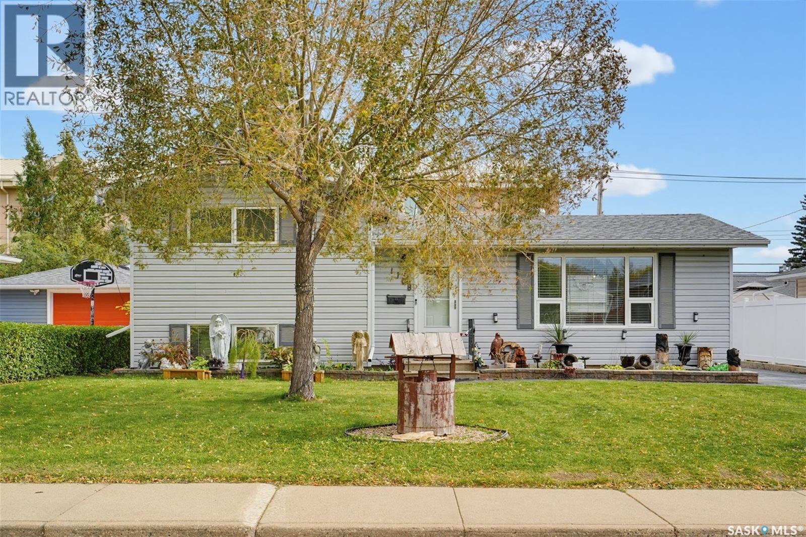 1108 Tiffin CRESCENT, Saskatoon — photo 2
